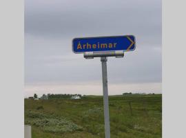 Árheimar 6 cosy holiday home, budget hotel sa Arabaer