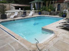 Appartement design avec piscine, hotel barato en Digne-les-Bains