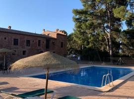 Masia de San Juan - castillo con piscina en plena Sierra Calderona, budgethotell i Segorbe