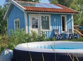 Gäststuga i vacker natur, bastu, bubbelpool sommartid och gratis parkering, guesthouse with nice view with sauna and free parking close to Dalsjöfors and fishing, stuga i Borås