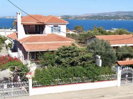 Tzivras Villa & Apartments, vacation home in Lassi