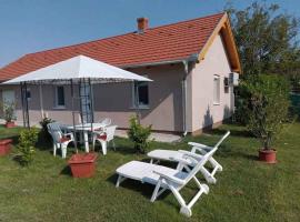 Apartment in Balatonbereny/Balaton 18124, готель у місті Балатонберийнь