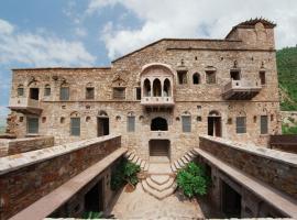 The Dadhikar Fort Alwar, hotell i Alwar