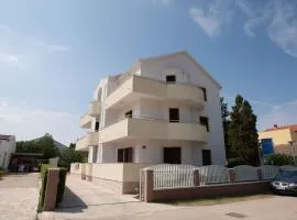 Apartments in Sabunike/Zadar Riviera 7980