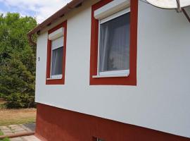 Holiday home in Revfülöp/Balaton 19622, villa em Révfülöp