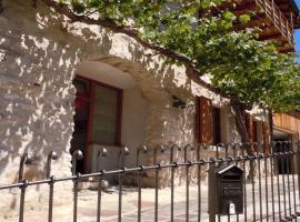 Apartment in Mori 24151, hotel in Ronzo Chienis