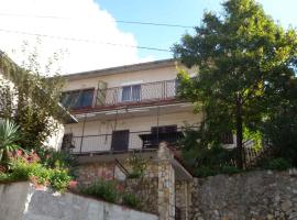 Apartment Jablanac/Velebit Riviera 17115, hotell sihtkohas Jablanac