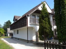 Holiday home in Gyenesdias/Balaton 18849, hotel en Gyenesdiás