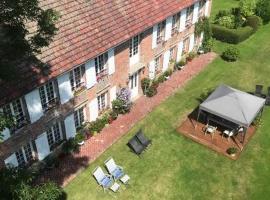 Chambres d'hôtes Manoir du Buquet, country house in Honfleur