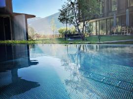 zelloon boutique hotel, hotel en Zell am Ziller