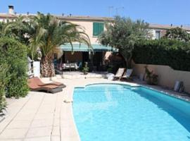 Holiday Home With Pool In Marseillan, hotel v destinácii Marseillan