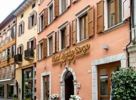 Hotel Antico Borgo, hotel in Riva del Garda