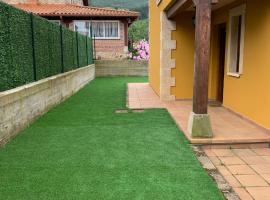 Chalet Individual en Vargas, Cantabria, holiday home in Vargas