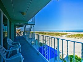 Wildwood Crest Beachfront Home with Shared Pool!, מלון בוויילדווד קרסט
