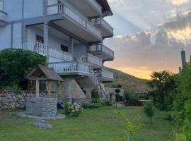 Bella Vista, hotel com estacionamento em Shkodër
