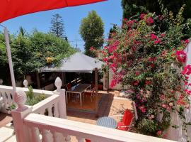 Roberto Guest House, guest house in Benalmádena