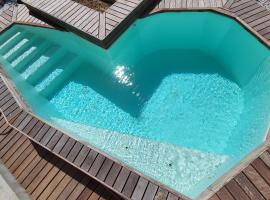 Čebelja Zibka, Hotel in Ljubljana