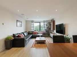 1-Bed Spacious Flat, North London, 15 Minutes to Central