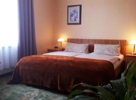 Hotel Krone Lindow, hotel amb aparcament a Lindow