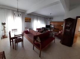 Apartment with two bedrooms in City Centre in Drama Greece – apartament w mieście Adhrianí