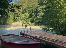 Kleines Ferienhäuschen im Grünen am Wasser