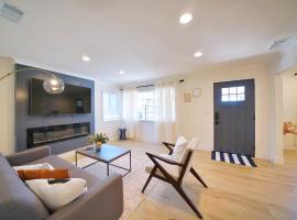 @ Marbella Lane - Vibrant 4BR RWC Ldry + P, holiday home in Redwood City