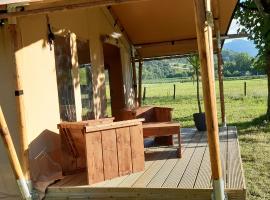 TENTE SAFARI Lodge FERME CARRIQUE, tented camp a Tardets-Sorholus