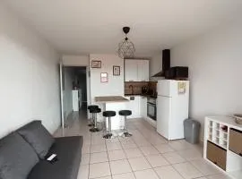 Appartement F2 proche des criques et thalasso