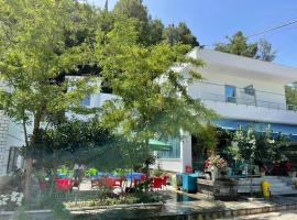 The White Villa, hotel v destinaci Bogovë