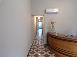 NUOVA AURORA Rent Rooms, guest house sa Roccalumera