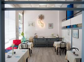 Hôtel Aunis-Saintonge, hotel a Royan