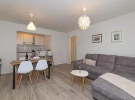 Two Flowers Luxury Apartment