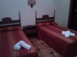 Pension Rioja, guest house in Quinto