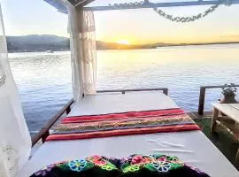 Uros Amaru Marka Lodge