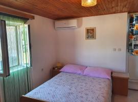 Apartman Letizia, hotel v destinaci Ustrine