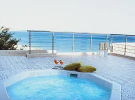 Private Luxury Villa with Whirlpool - Walk to Beach