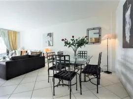 Cannes centre 2mins from beach stunning 3-Bed Apt