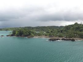 Ecolodge Mar y Rio, casa de muntanya a Nuquí