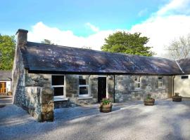 Machermore Castle East Lodge, apartament a Newton Stewart