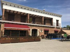 Hostal La Caballeriza, hotel in zona Museo Vostell Malpartida, Malpartida de Cáceres