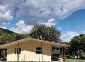 CASA CAMPESTRE LAS MARIAS, alquiler vacacional en Nocaima