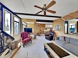 Great Condo With Free Shuttle to the Village!