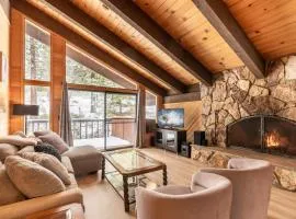 Beautiful 4-Bedroom Contemporary Mountain Home condo