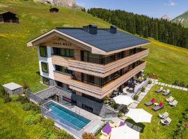 Chalet Hohe Welt - luxury apartments, hotel in Lech am Arlberg