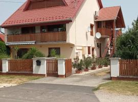 Katalin apartman, apartment in Balatonkeresztúr