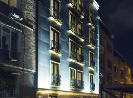 Home Of Istanbul, hotel near Istiklal Street, Istanbul