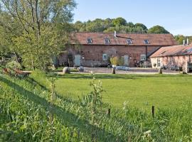 Nether Farm Barns, holiday home in Ashbourne