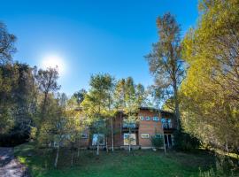 Elementos Eco Lodge, hotell sihtkohas Pucón