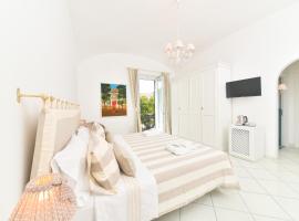 Queen Suite - Luxury Rooms, hotel in zona Spiaggia della Chiaia, Ischia