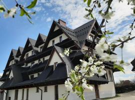 Górski Ośrodek Wczasowy Kościelec, hotel u gradu Čarna Gora